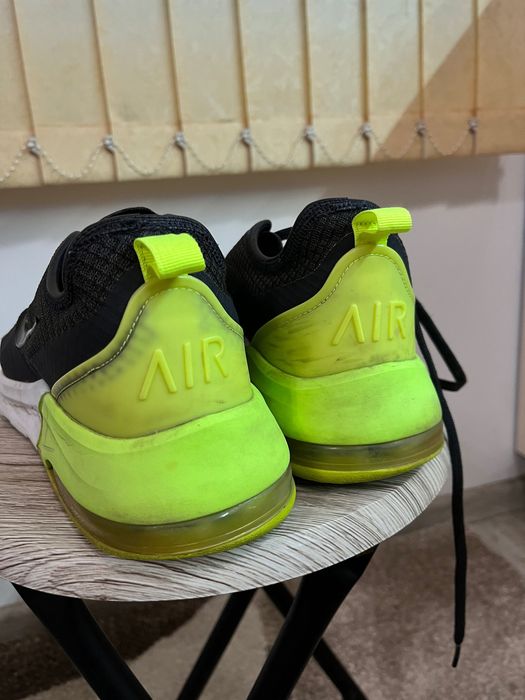 Nike Air Max Motion 2