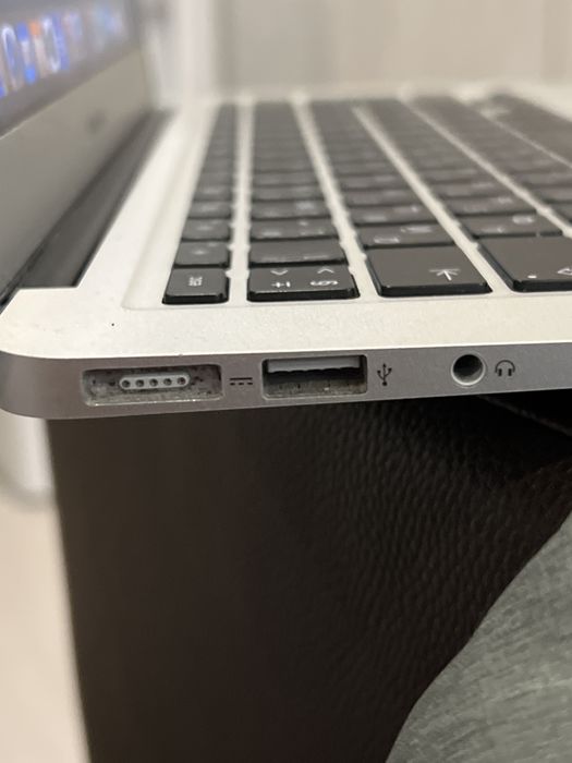 Macbook air 13 2017 года