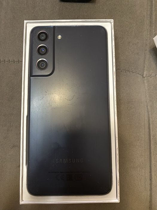 Продам телефон Samsung s 21 FE