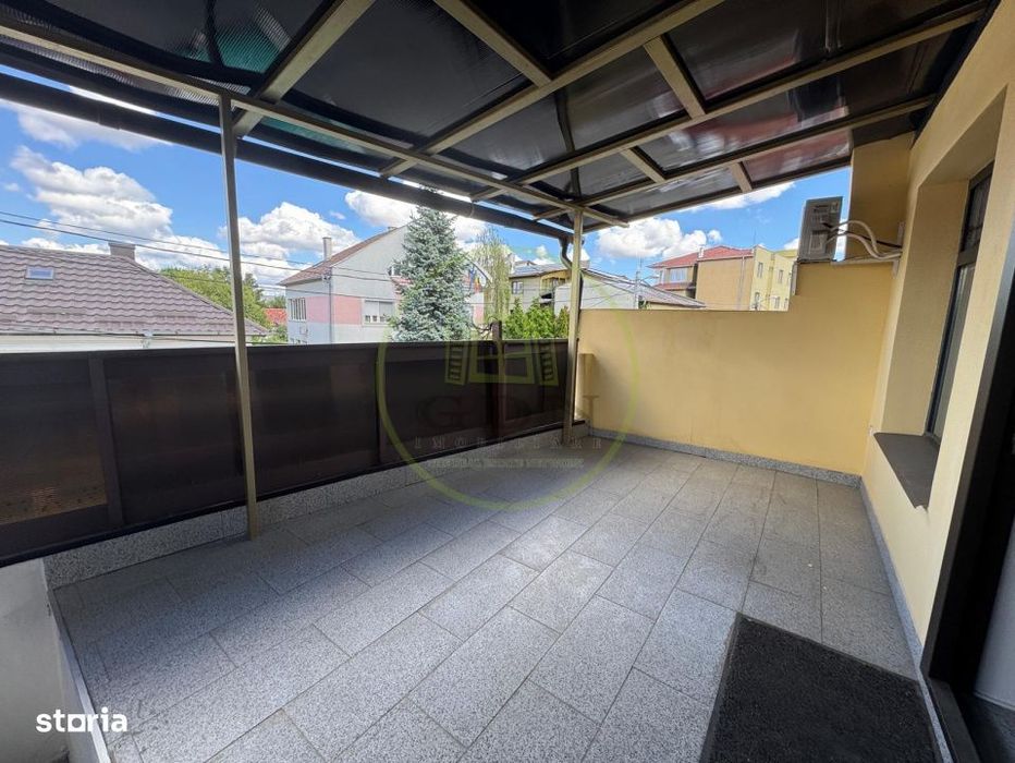 Inchiriere casa pentru birouri + 4 garaje, P-ta Cipariu