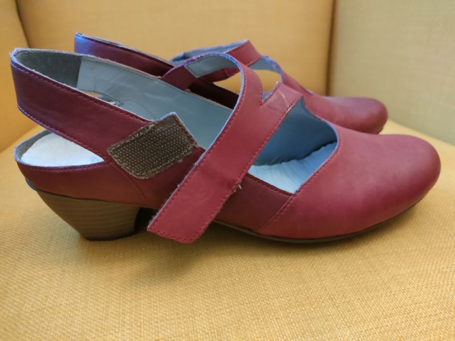 Червени кожени сандали Rieker 39 номер