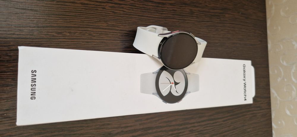 Смарт часы Galaxy watch 4