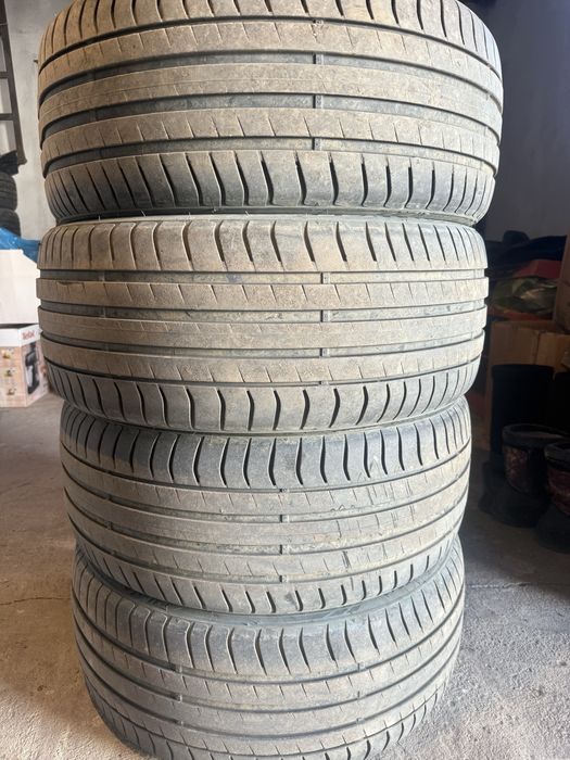 Продам летние шины 245/45r19