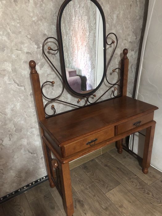 Туалетный столик