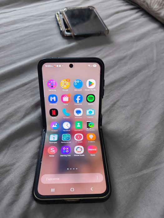 Samsung Z Flip 6 Gold Гаранция