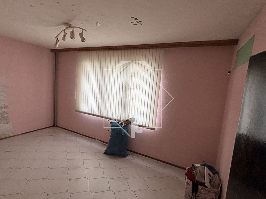 Продава се Тристаен апартамент в Пловдив, Кючук Париж - 96 кв.м за 1771 €/кв.м - Снимка #3