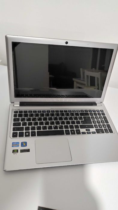 Laptop Acer Aspire V5-571G