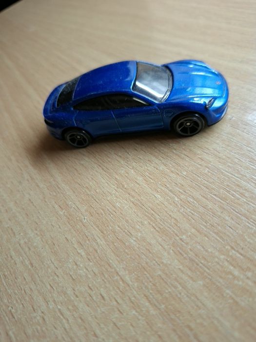 продам hot wheels в идеальном состоянии