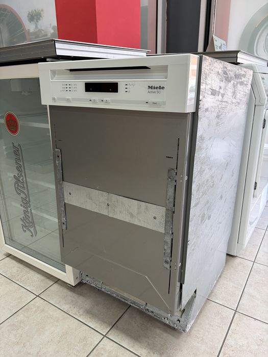 Miele G 4620 тясна миялна за частично вграждане/24 мес гаранция