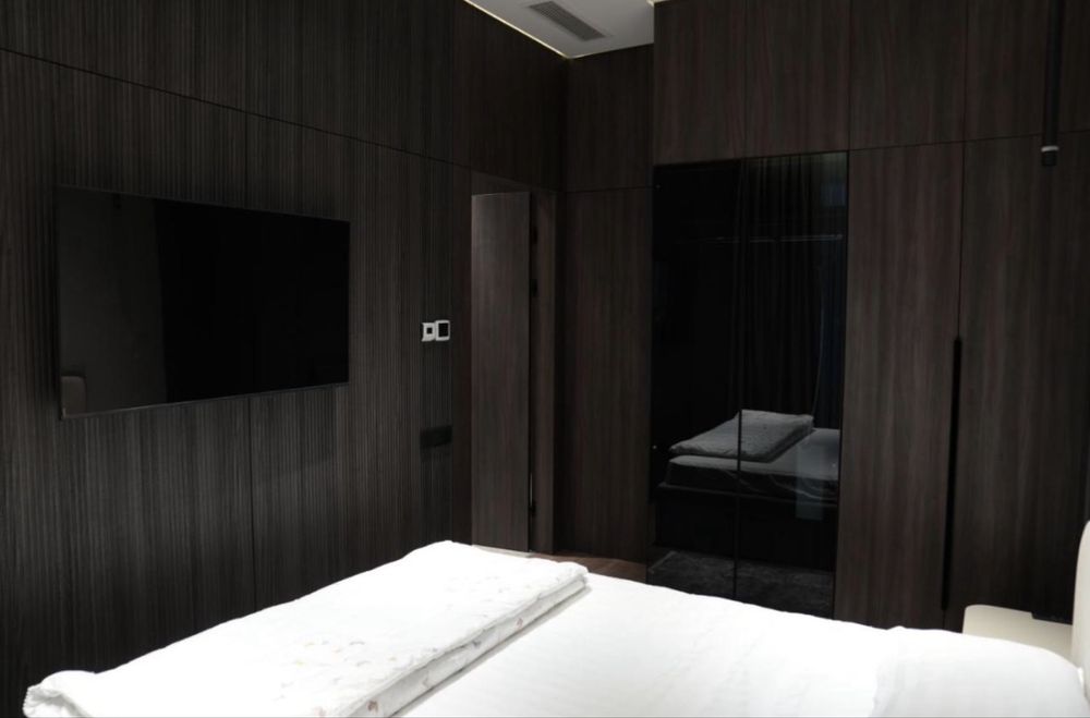 Four Seasons Apartments