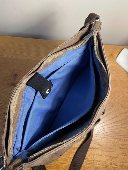 Geantă bărbătească pentru laptop – foarte rezistentă, stare impecabilă