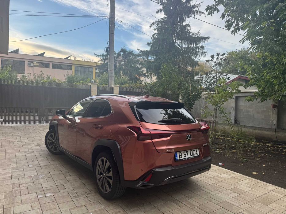 LEXUS UX 2024 — imagine 5