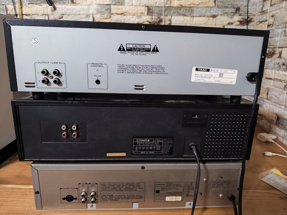 Deck Teac Ficher și Toshiba