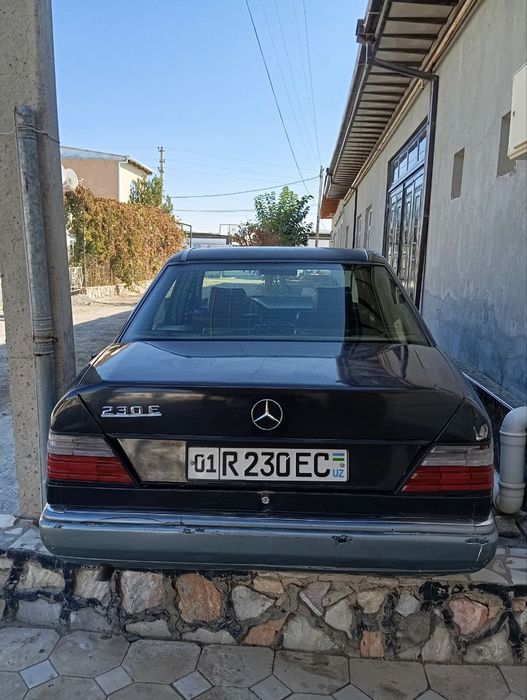 W124 E230 Mercedes Benz sotiladi