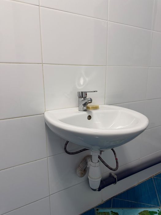 Продаются ванна, унитаз и раковина