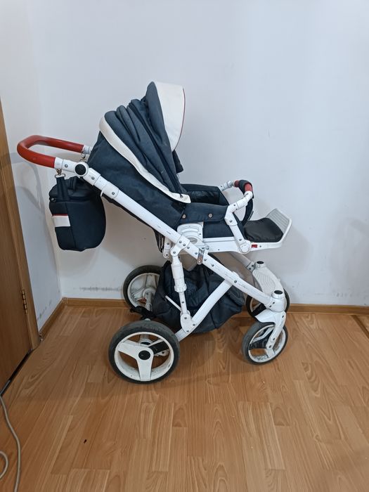 Продам коляску Adamex