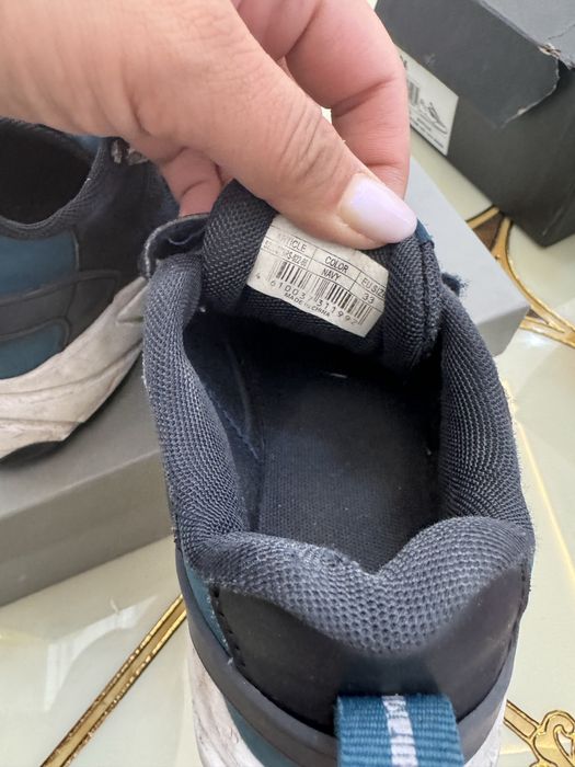 Детские кроссовки