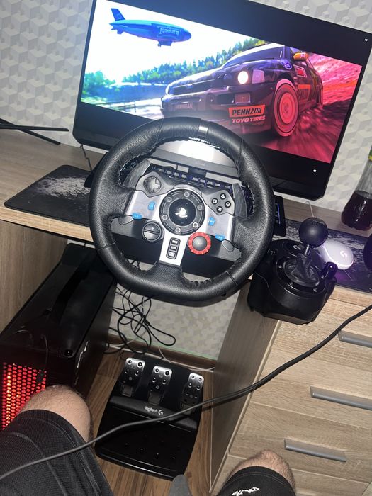Volan Logitech G29 + schimbator Logitech (se negochieaza usor)