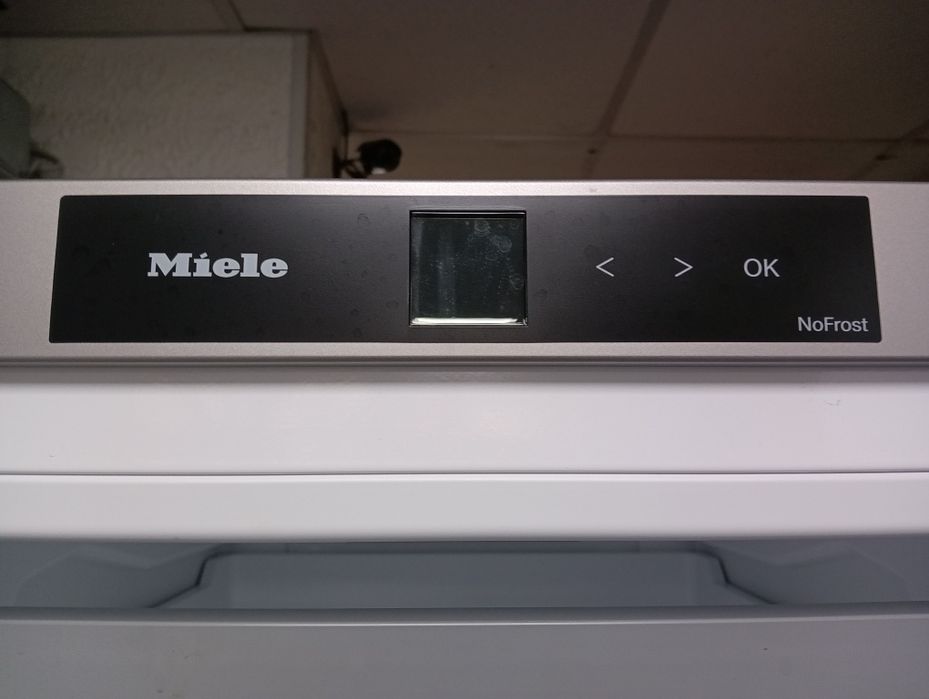 Последен модел XXL огромен  иноксов фризер  Миеле Miele 2 год.Гаранция