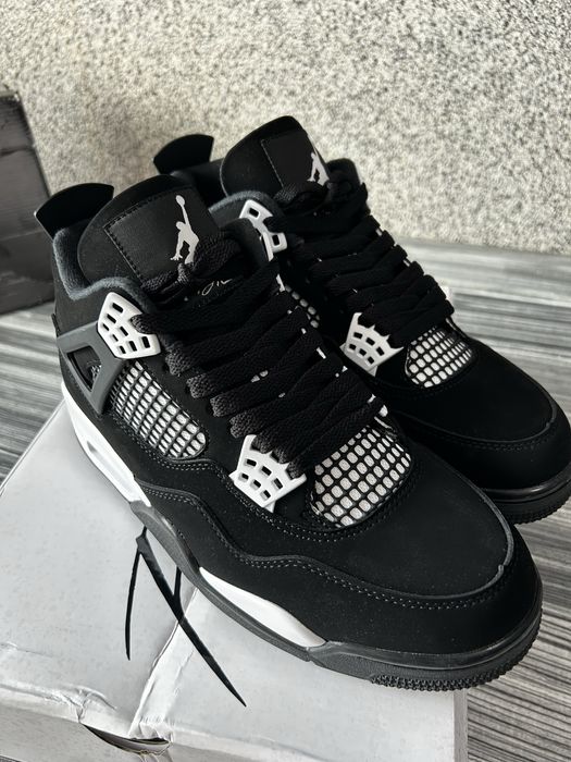 Air Jordan 4 Retro Black White sneakers premium marimea 41 noi in cutie
