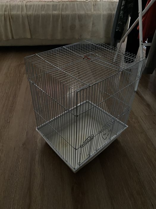 Продам клетку для попугая