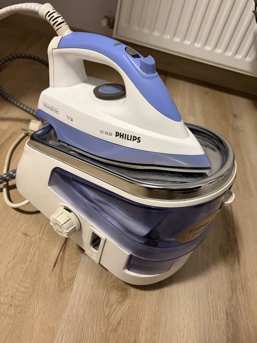 Statie de calcat Philips GC8220