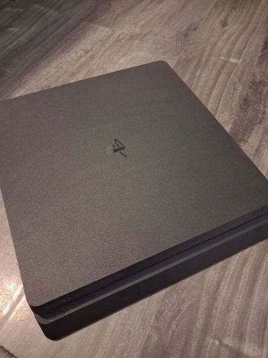 PlayStation 4 de vanzare