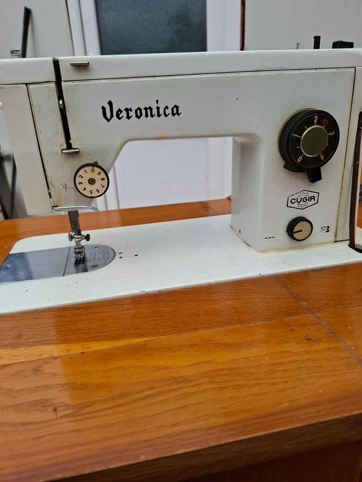 Masina de cusut Veronica