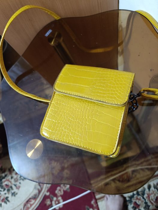 Продам маленькую модную сумочку