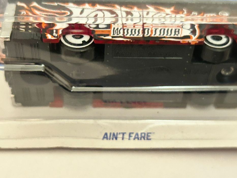 Моделькa Hot Wheels Ain't Fare-Treasure Hunt