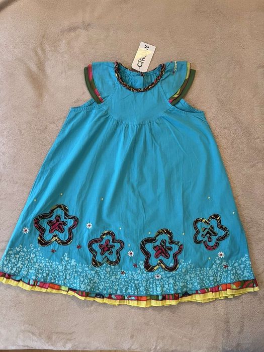 Нова цветна рокля с етикет