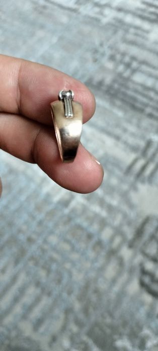 тилла узук сотилади 1.7 грамм 583 проба