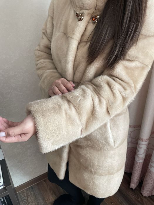 Продам норковую шубу