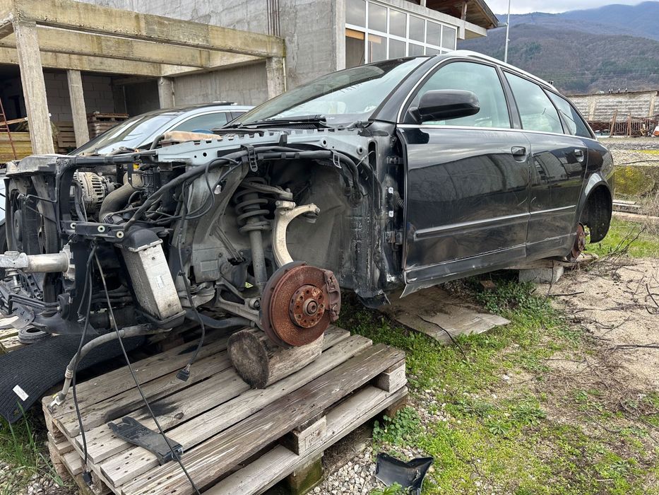 Audi A4 на части