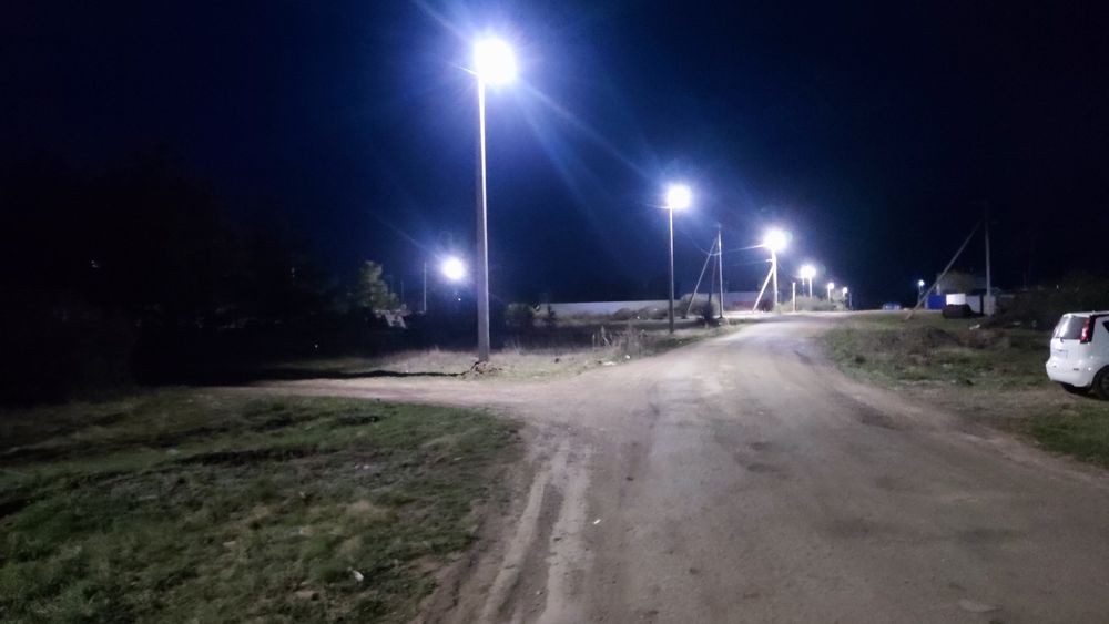 Удобный участок с лесом в элитном районе.