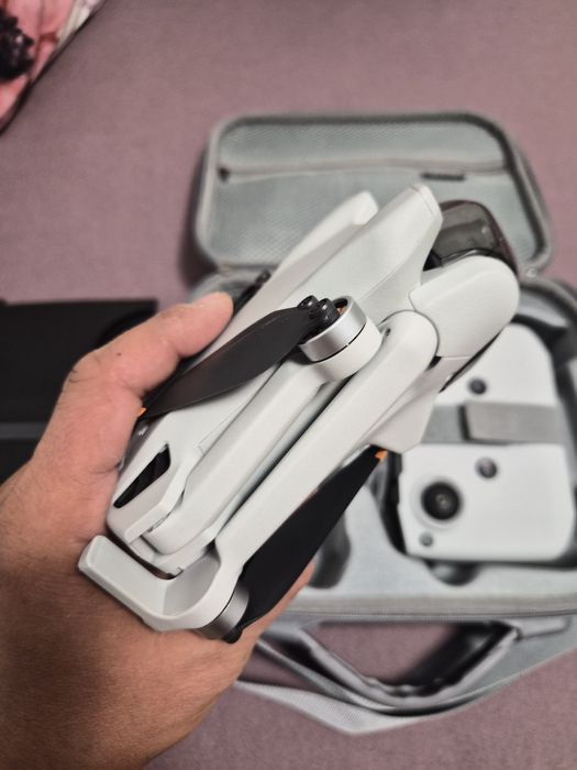 DJI Mini 3  ..НОВ с Гаранция.. + комплект филтри, чанта и интелигентно зарядно