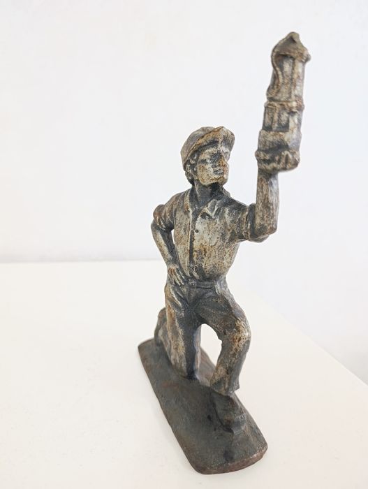 Statueta  fonta miner