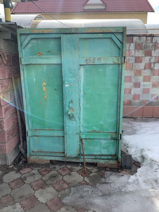 Продам контейнер 3х тонник