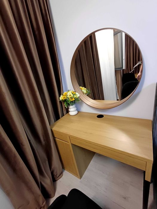 2 Birouri + suport monitor 1000  lei ambele