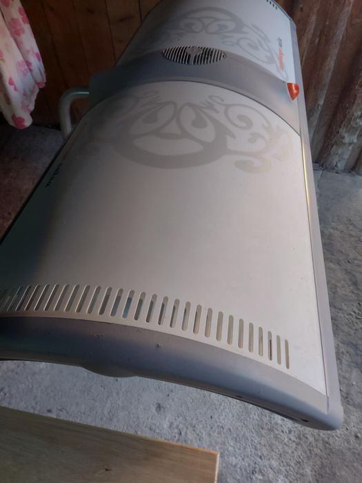 Aparat de bronzat solar