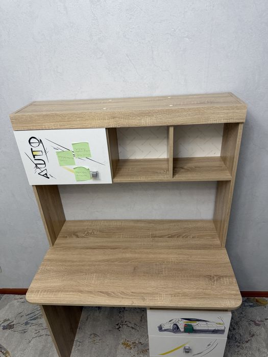 Продам письменный стол.