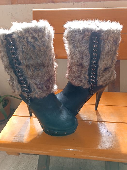 Cizme cu blăniță DEOSEBITE 70lei