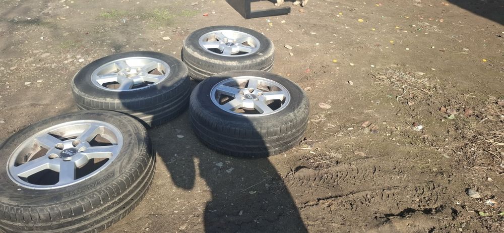 jante ford focus  cu cauciucuri de vara in stare foarte bună