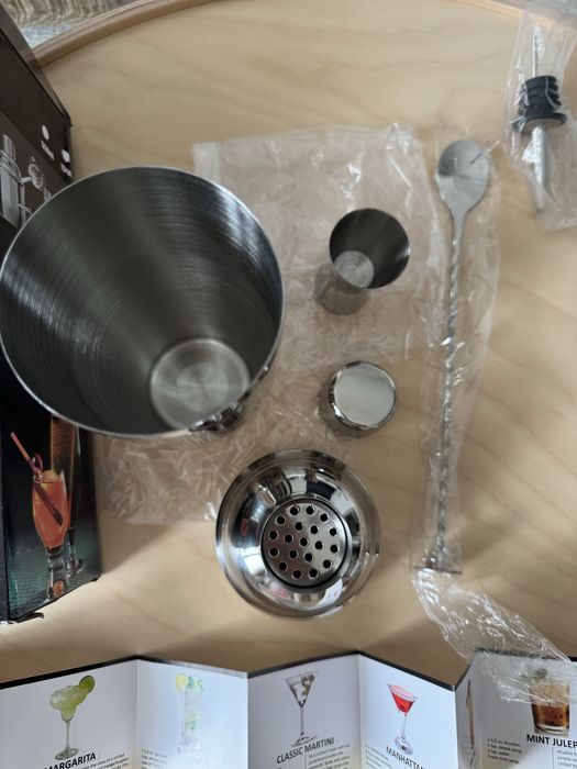 Set cocktails accesorii barman pt bauturi cu retete cocktails 750 ml