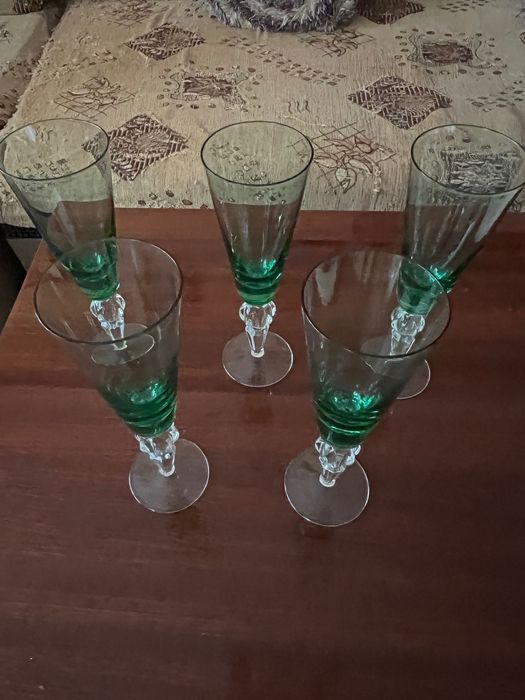 Продаются фужеры для шампанского.