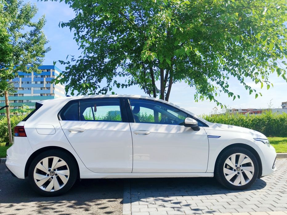 Volkswagen Golf 8 Style 2.0 TDI DSG 2022 | 87.000 km | 1 Proprietar | Istoric VW Complet | Buc
Volkswagen Golf 8 Style 2.0 TDI DSG – 2022 – 87.000 km