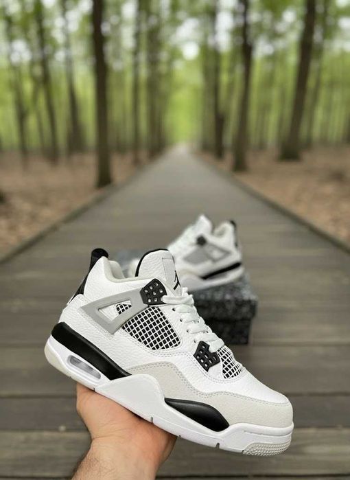Jordan 4 RETRO Military Black