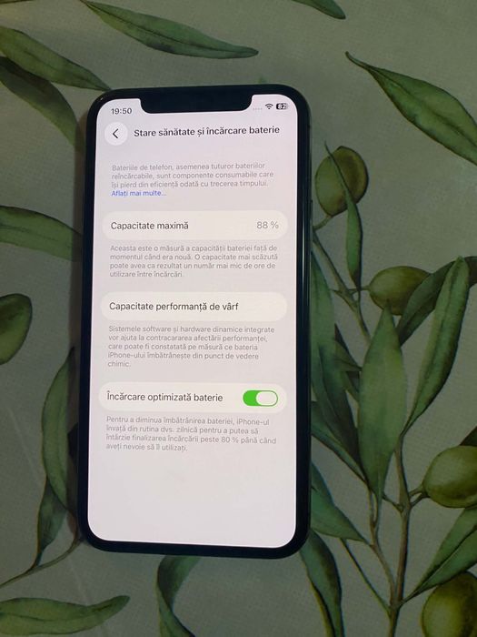 Vand iphome 11 pro telefonul arata inpecab sanatate baterie 88