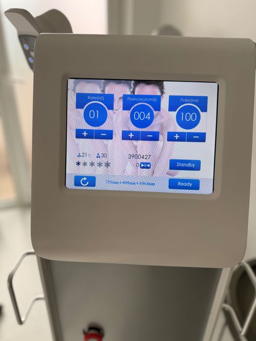 Vând echipament epilare definitivă Laser