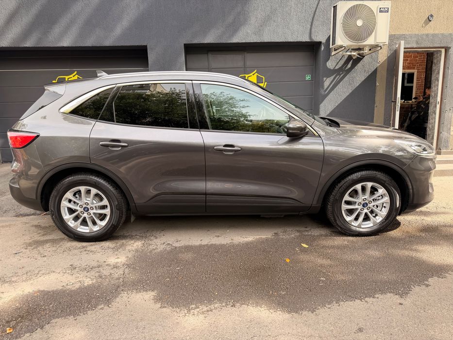 FORD Kuga 2022 — imagine 4
